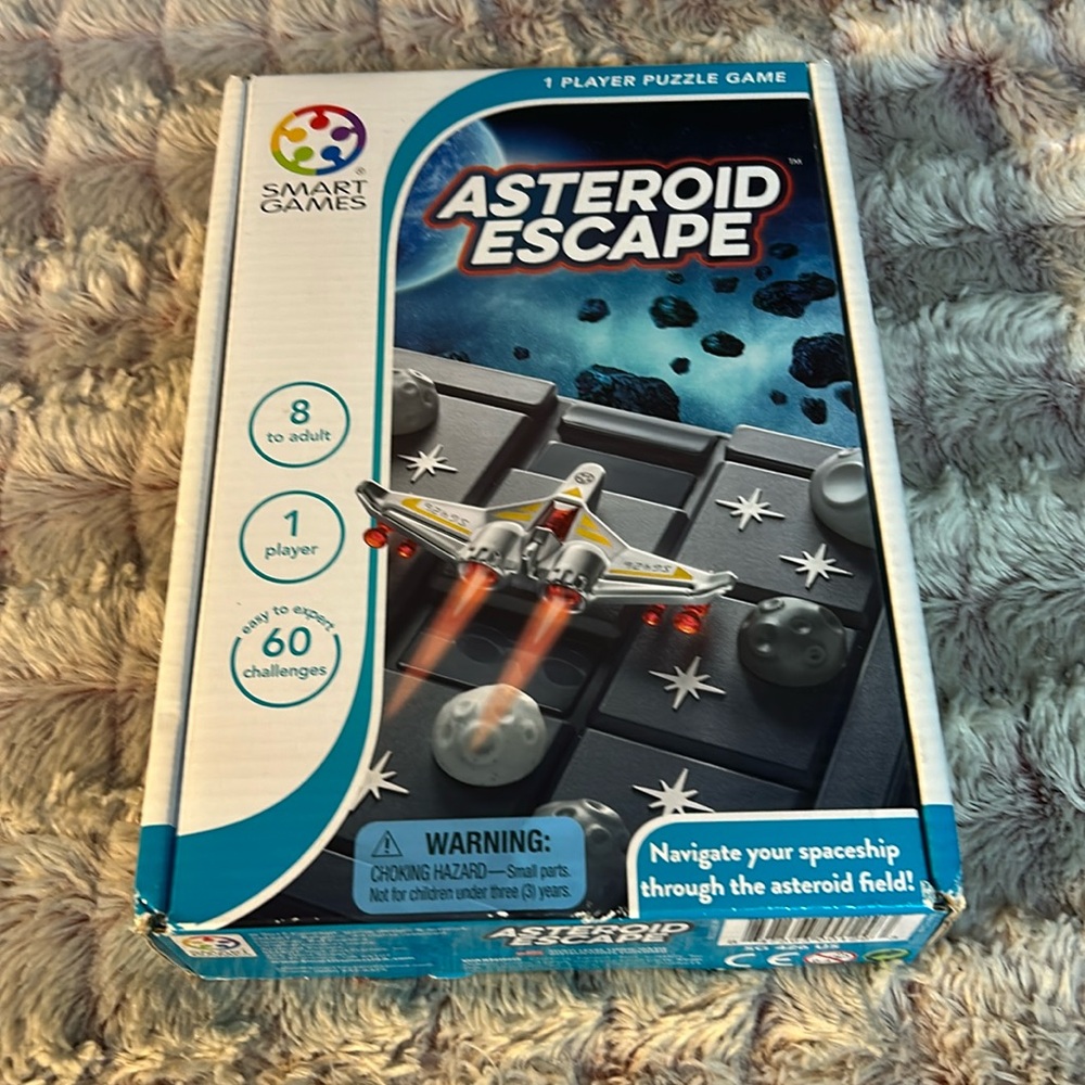 SmartGames Asteroid Escape Travel Sliding Puzzle Game Featuring 60 Challenges